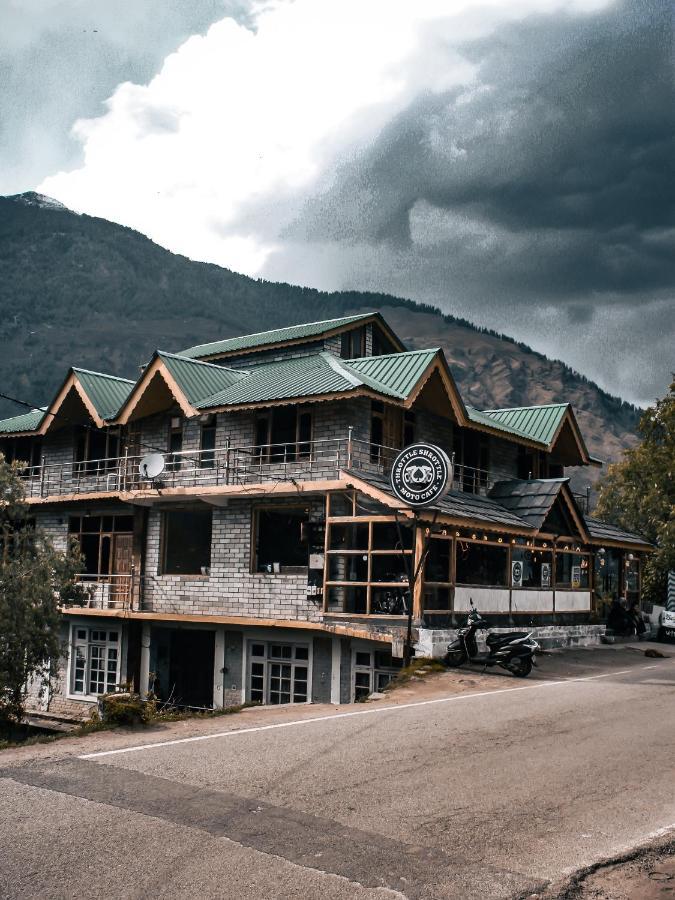 Throttle Shrottle Moto Hostel Manāli Exterior foto